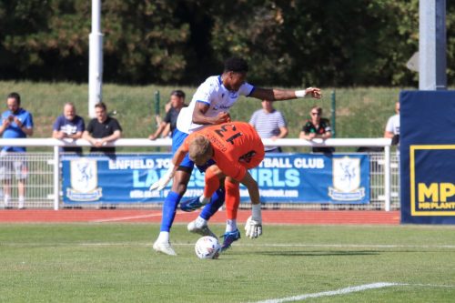 IMG 0735-Harry-Lodovica-dispossesses-Totton-keeper-Ryan-Gosney-illegally-in-the-view-of-the-referee