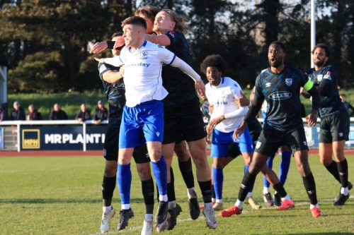 IMG 4782-Ollie-Knight-challenges-at-a-set-piece