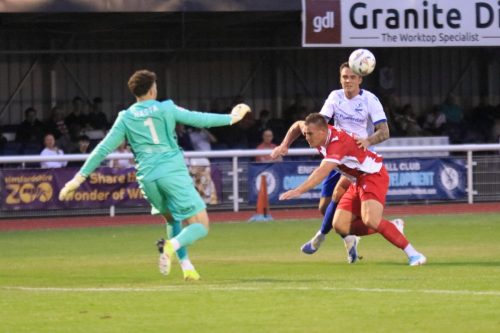 IMG 0487-Arthur-Nasta-clears-as-Harry-Gibbs-holds-off-Enfields-Tommy-Wood