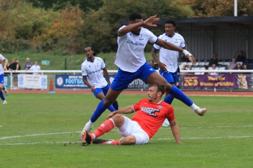 IMG 0389-Maidenheads-Will-De-Havilland-clears-from-Bayley-Brown