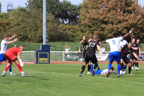 IMG 1136-Penalty-appeals-are-waved-away-as-Ollie-Knight-goes-down-in-the-box