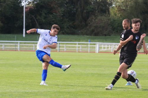 IMG 1235-Billy-Leonards-shot-hits-Callum-Wood