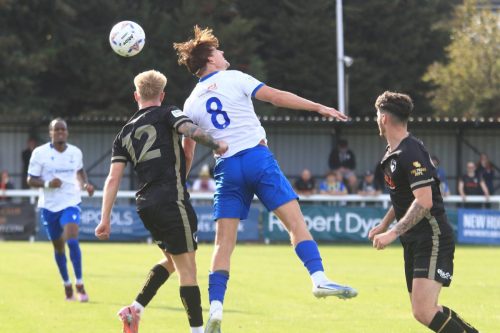 IMG 1310-Will-Dawes-12-heads-clear-from-Sam-Youngs