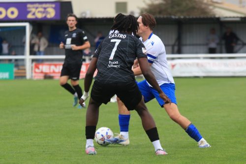 IMG 1391-Sam-Youngs-cuts-inside-Quevin-de-Castro