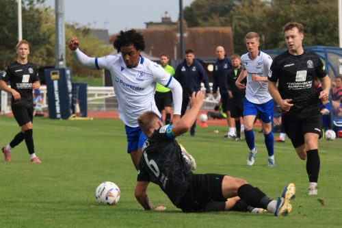 IMG 1472-Nino-Adom-Malaki-leaves-Luke-Haines-on-his-backside