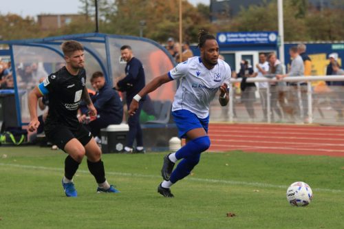 IMG 1488-Lamar-Reynolds-sprints-clear-of-Luke-Haines