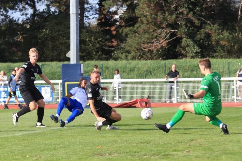 IMG 1548-Will-Henry-saves-from-Lamar-Reynolds