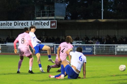 IMG 2589-Enfields-OLly-Davis-shoots-narrowly-wide