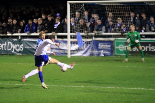 IMG 2773-Salisburys-Josh-Sommerton-blocks-Billy-Leonards-shot