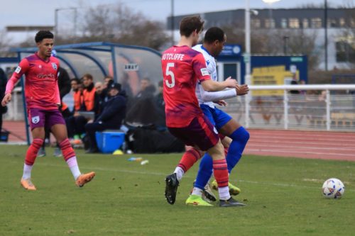 IMG 3481-Ethan-Sutcliffe-challenges-Lamar-Reynolds