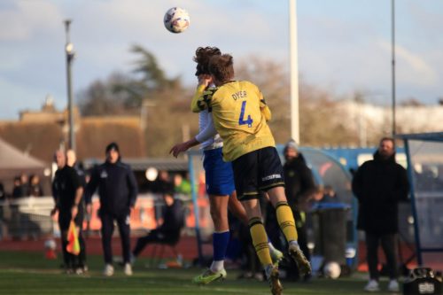 IMG 3735-Jordan-Dyer-challenges-Sam-Youngs