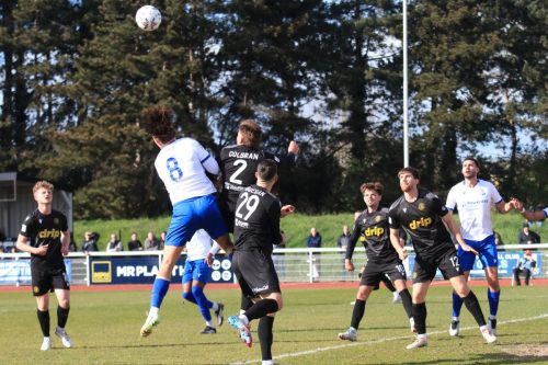 IMG 5208-Joel-Colbran-heads-clear-from-Sam-Youngs