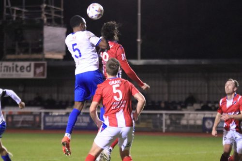 IMG 4945-Xavier-Benjamin-L-wins-aheader-against-Louie-Annesley