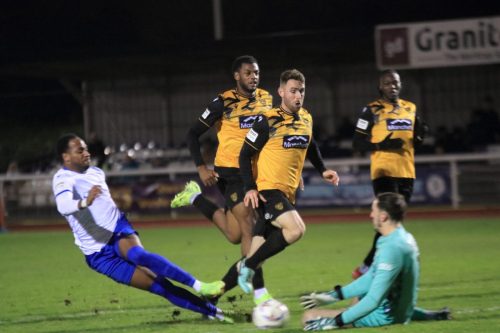 IMG 3264-Nathan-Harness-saves-from-Lamar-Reynolds-who-couldnt-convert-the-rebound