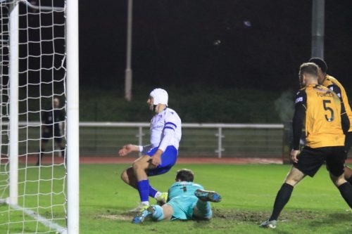 IMG 3300-Sam-Youngs-follows-up-from-Nathan-Harness-initial-save-to-equalise-for-Enfield