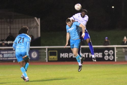 IMG 5103-Paul-Appiah-wins-a-header-against-Luca-Cocoracchio