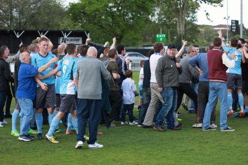 Enfields-fans-and-players-celebrate