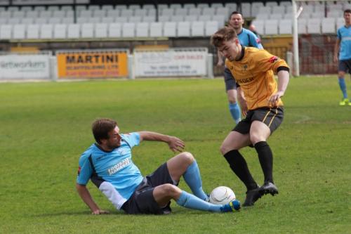 Jamie-Richards-L-challenges-Max-Fitzgerald