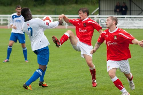 Leon-osei-controls-with-the-chest